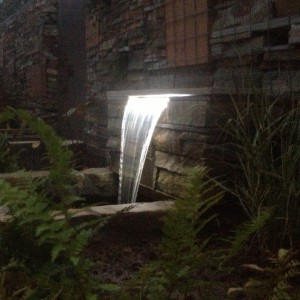 Illuminated water blade cascade