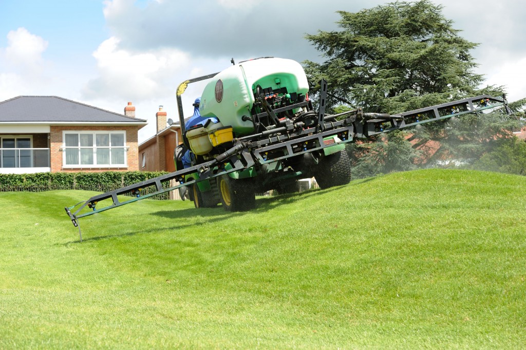 Extreme slopes on greens surrounds 2 mr