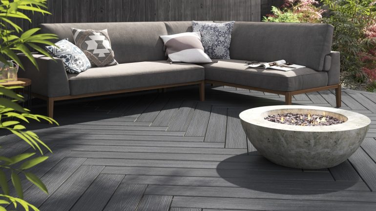 From anthracite grey to natural brown – Ecodek advise how to choose the best decking colour for you