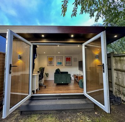 EXPERTS TACKLE ‘GIANT DROP’ TO BUILD ‘STUNNING’ HOME OFFICE FOR NEW DAD